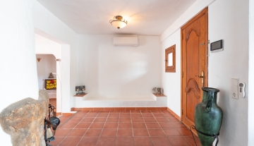 Resa Estates house huis te koop Siesta entrance interior.jpg